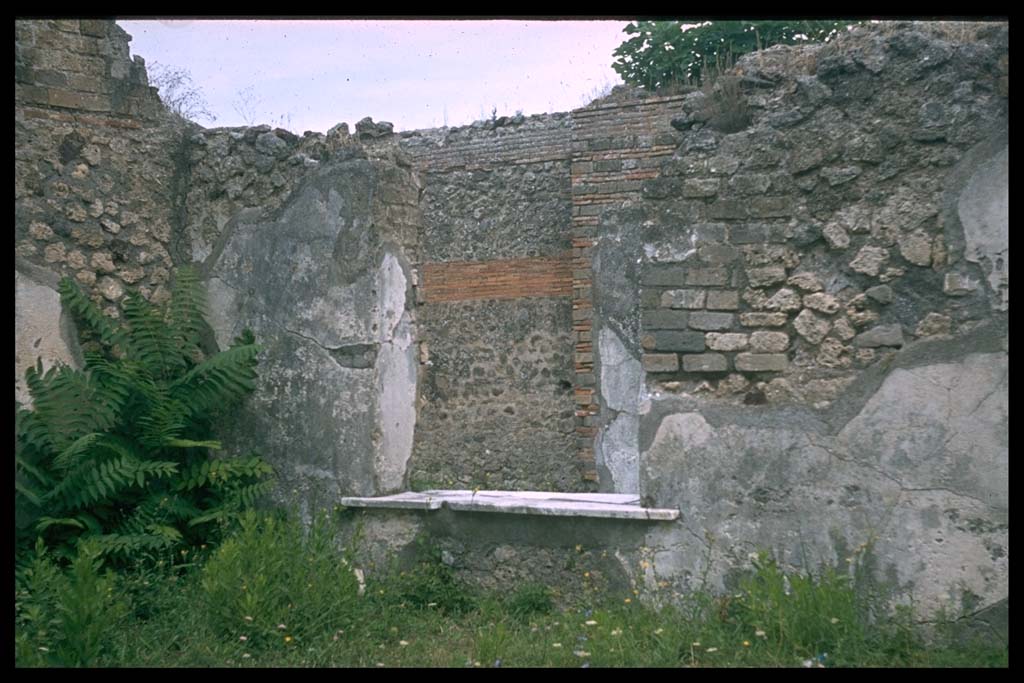 VII.9.1 Pompeii. Window in rear wall of light court 11. Looking north-east into east corridor 12.
Photographed 1970-79 by Günther Einhorn, picture courtesy of his son Ralf Einhorn.
