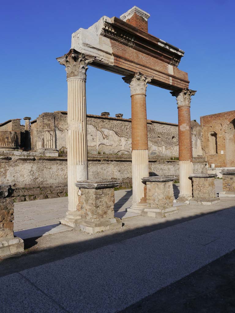VII.9.7/8, Pompeii. March 2019. Looking west from rear of portico in north-east corner of Forum.
Foto Anne Kleineberg, ERC Grant 681269 DÉCOR.