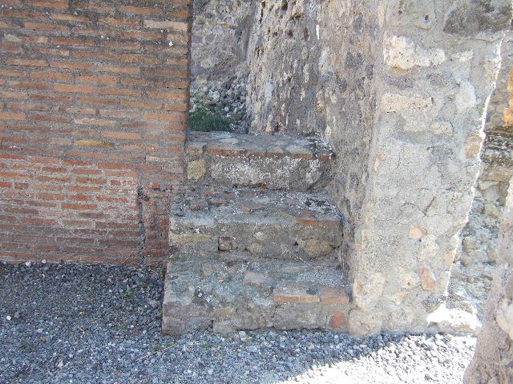 VII.9.30 Pompeii. September 2005. Stairs to upper floor.