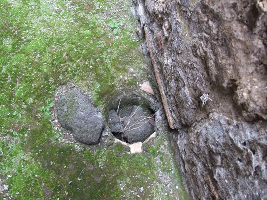 VII.9.47 Pompeii. March 2009. Room 13. Cistern.