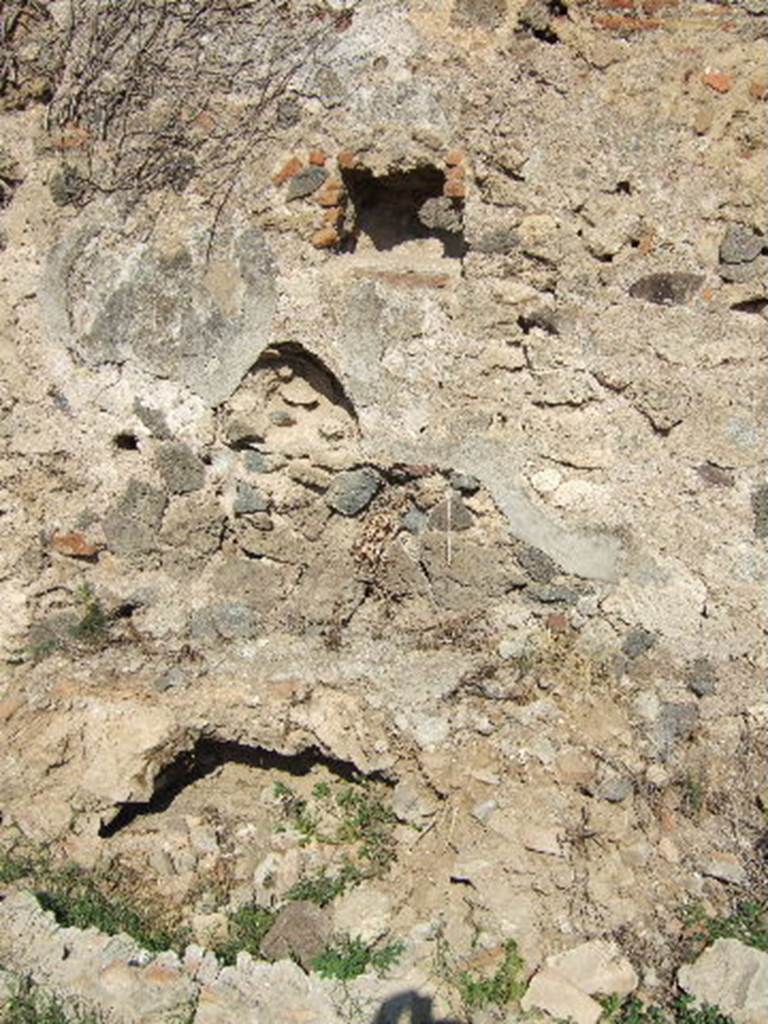 VII.12.13 Pompeii. September 2005. Niche(s) over hearth on east wall.