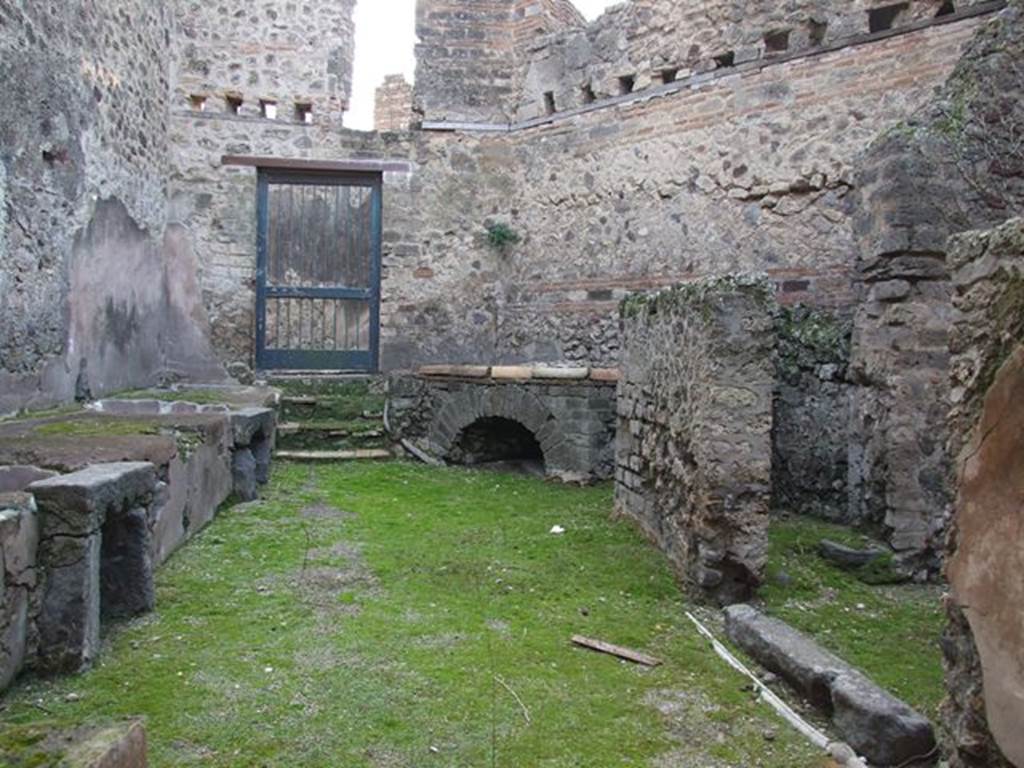 VII.12.17 Pompeii. December 2006. Looking west from entrance doorway.