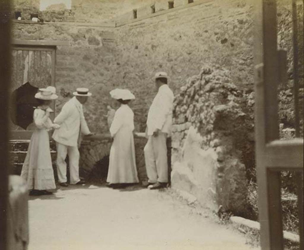 VII.12.17 Pompeii. 1905. Looking west. Photo courtesy of Rick Bauer.