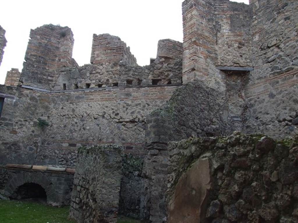 VII.12.17 Pompeii.  December 2006.  North side.