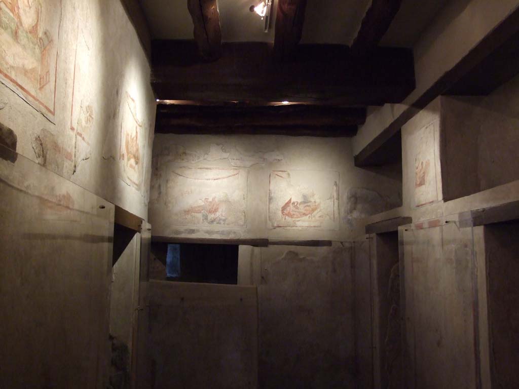 VII.12.18 Pompeii. December 2006. Frieze on upper walls, south, west and north walls.