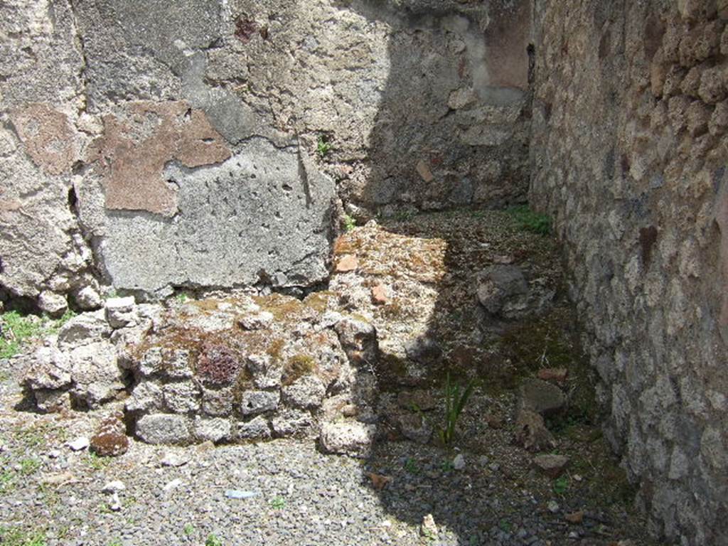 VII.12.30 Pompeii. May 2006. South-east corner.
