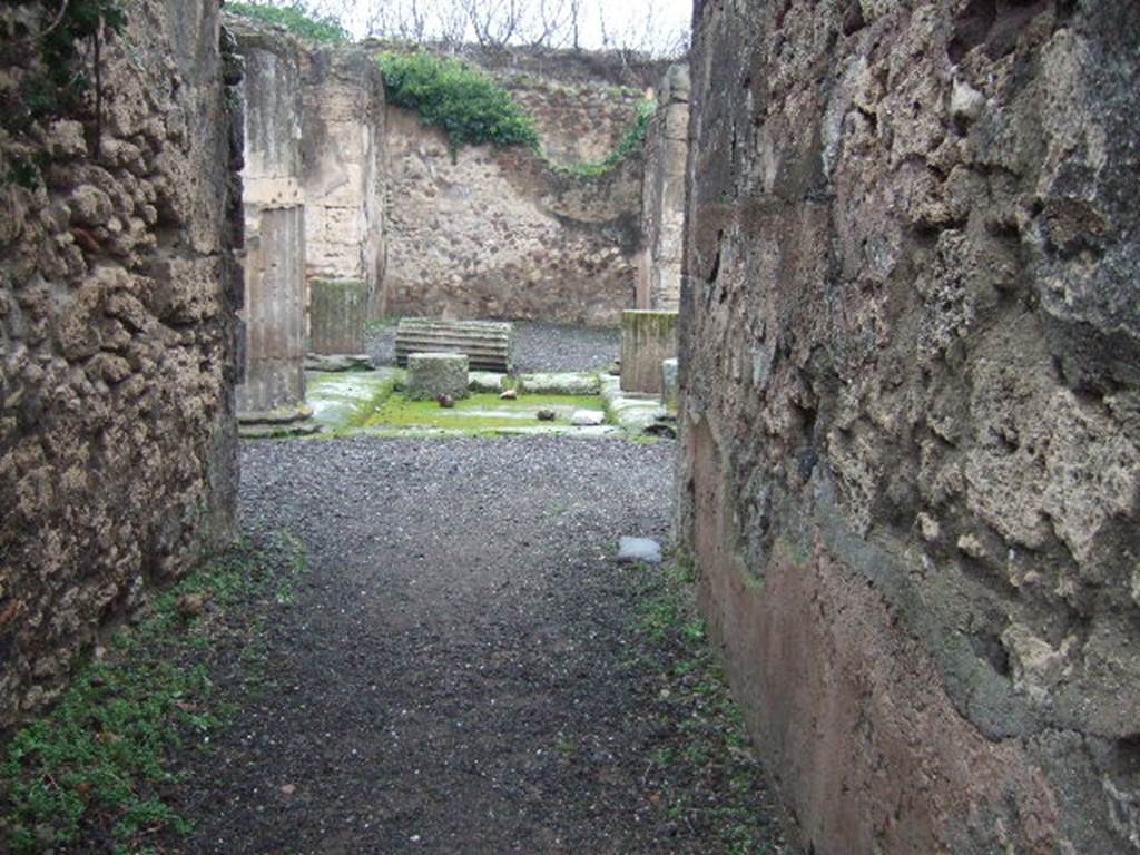 VII.13.8 Pompeii. December 2005. Looking north from fauces across atrium.