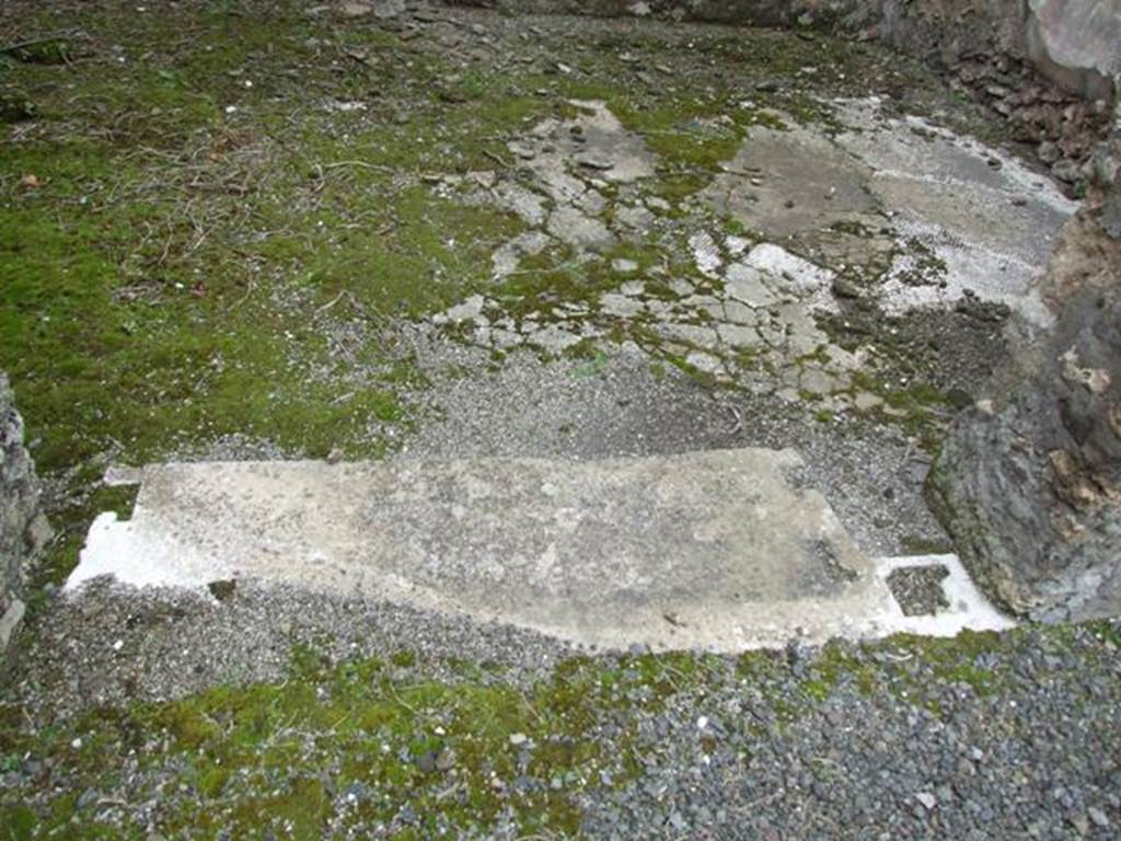 VII.14.5 Pompeii. March 2009. Room 2, threshold or sill.