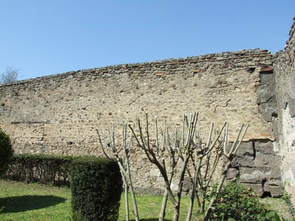 VII.14.9 Pompeii.  March 2009.  East end of Garden area.  Looking north.