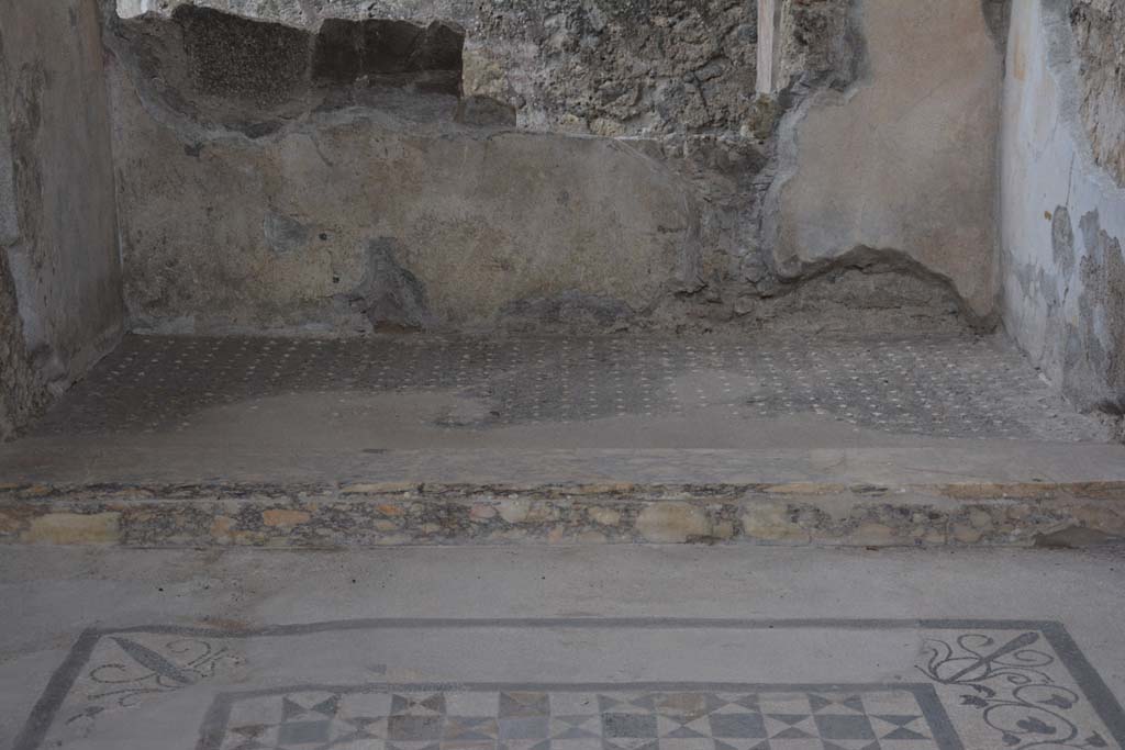 VII.15.2 Pompeii. November 2017. Looking west across cubiculum towards bed recess.
Foto Annette Haug, ERC Grant 681269 DÉCOR.

