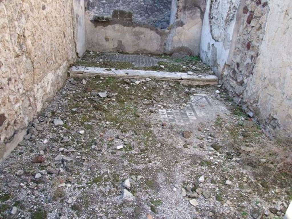 VII.15.2 Pompeii.  December 2007.  Bedroom on west side of Atrium with bed platform.