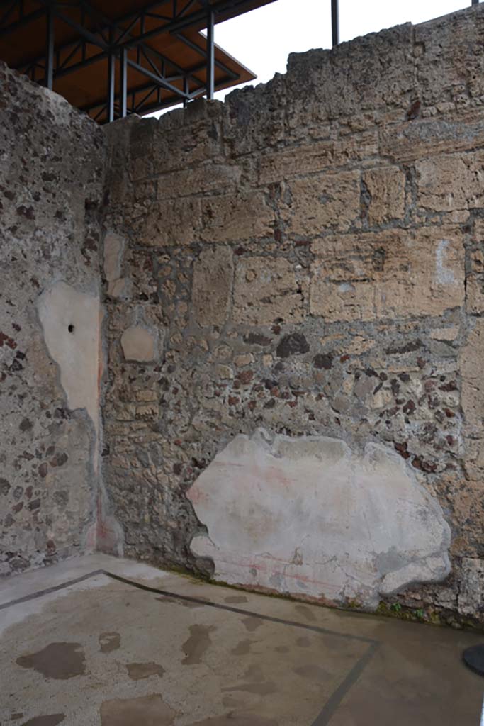 VII.15.2 Pompeii. November 2017. 
Looking towards north-west corner and north wall of west ala.
Foto Annette Haug, ERC Grant 681269 DÉCOR.
