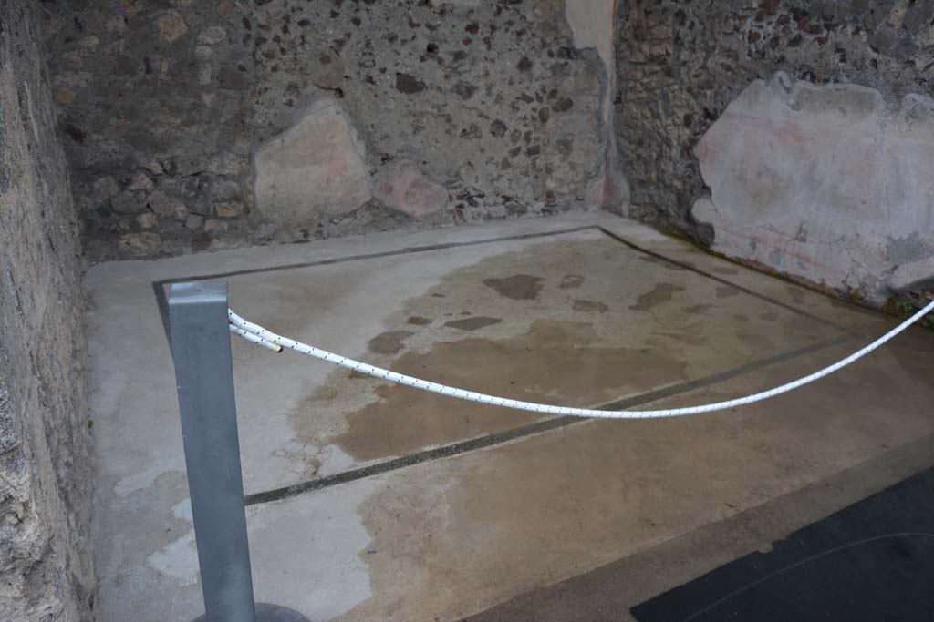 VII.15.2 Pompeii. November 2017. Looking north-west across flooring in west ala.
Foto Annette Haug, ERC Grant 681269 DÉCOR.
