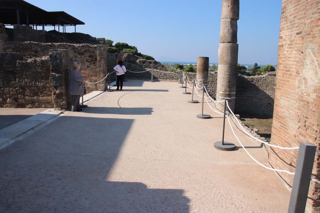 VII.15.2 Pompeii. September 2017. Looking west across south portico. Photo courtesy of Klaus Heese.