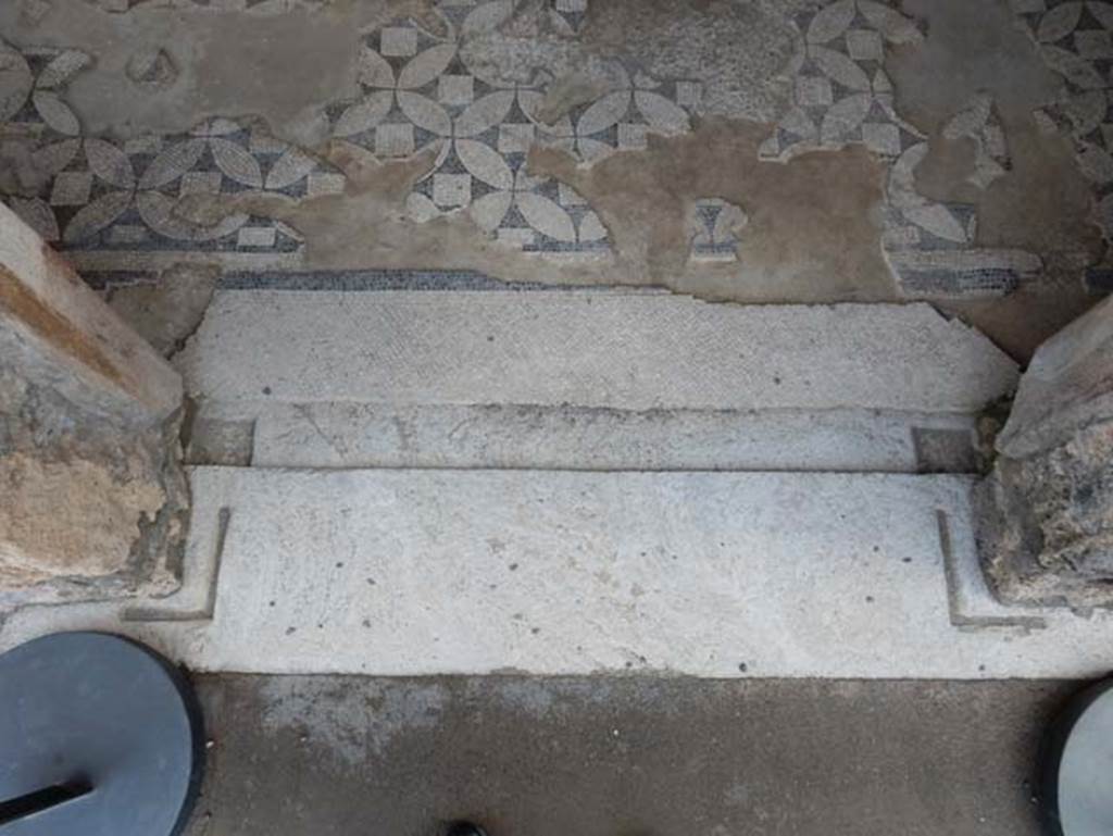 VII.15.2 Pompeii. September 2017. Looking east through doorway to cubiculum on north-east side of atrium.
Photo courtesy of Klaus Heese.  
