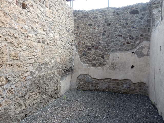VII.15.2 Pompeii. May 2018. Recess in north wall in north-east corner of room on east side of entrance corridor.
Photo courtesy of Buzz Ferebee. 
