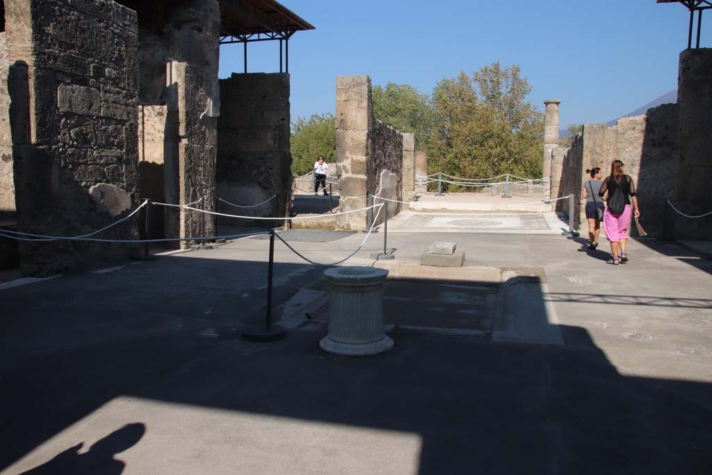 VII.15.2 Pompeii. December 2007. Looking north across atrium.