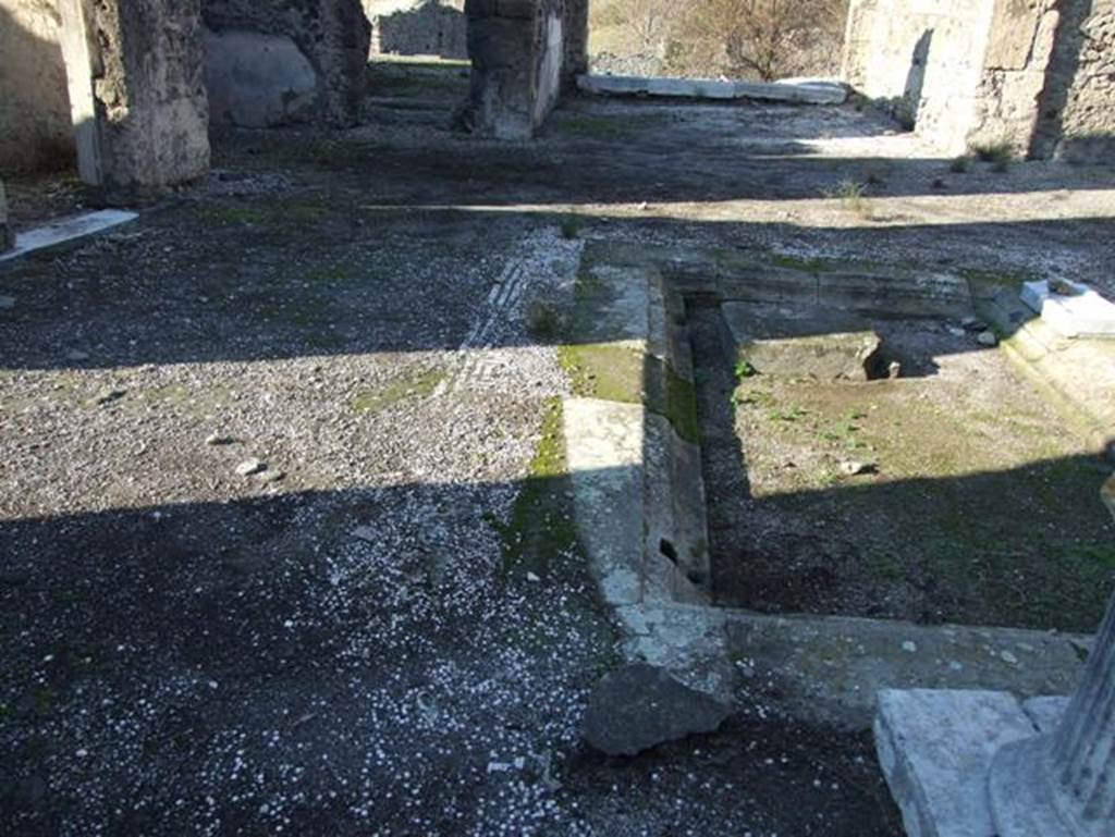 VII.15.2 Pompeii. November 2017. Detail of puteal in atrium.
Foto Annette Haug, ERC Grant 681269 DÉCOR.


