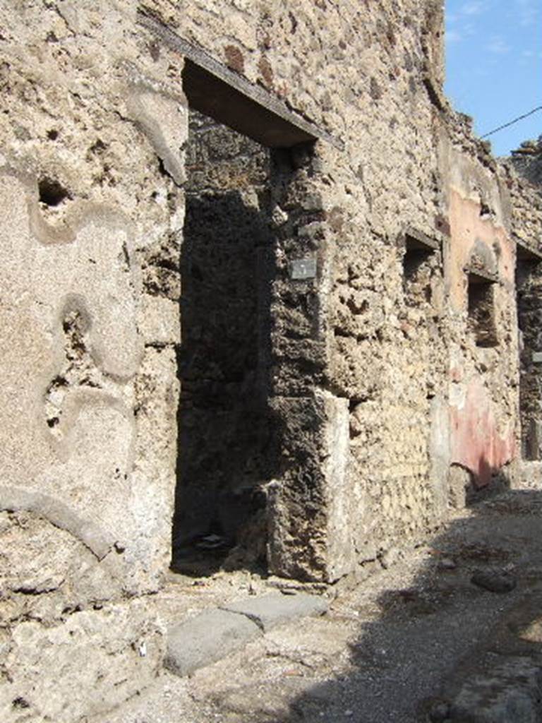 VII.15.3 Pompeii. September 2005. Entrance doorway with threshold of blocks of lava.
