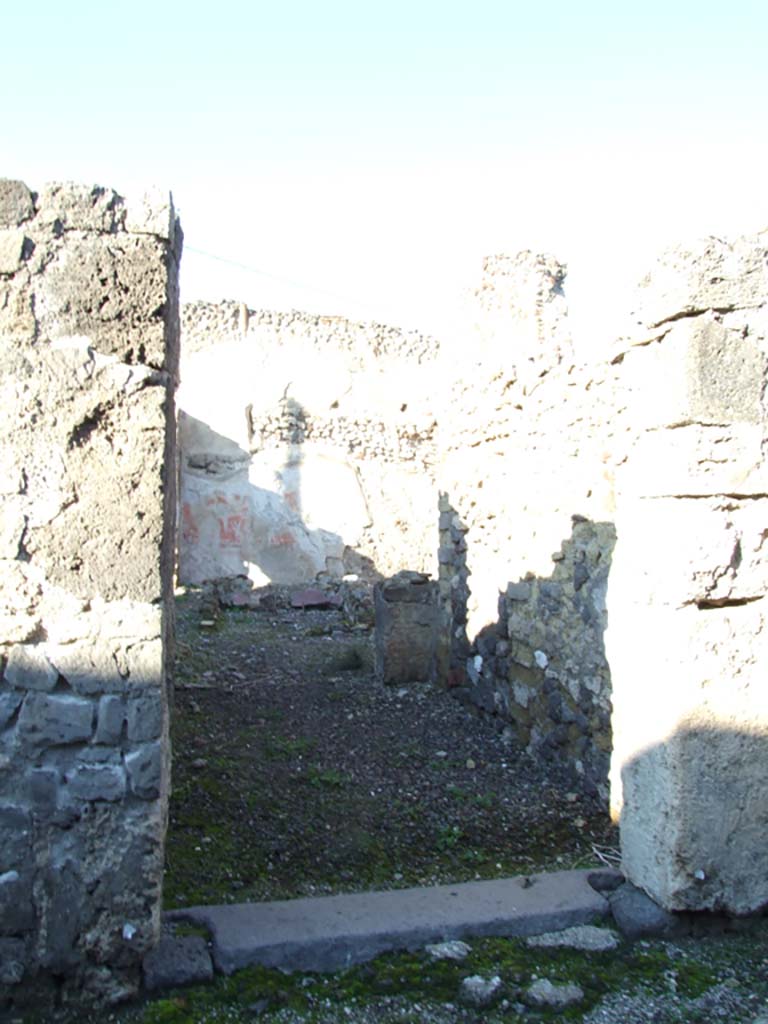 VII.15.7 Pompeii. December 2007. Looking north from entrance doorway.