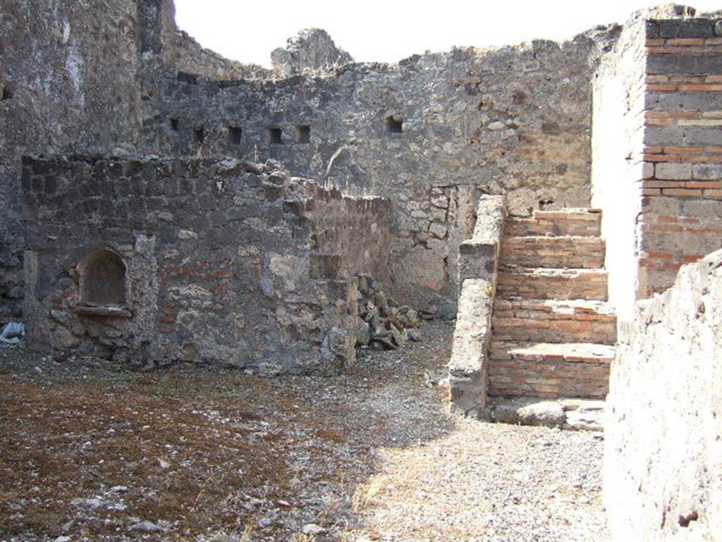 VII.15.11 Pompeii. September 2005. Looking west across garden area.