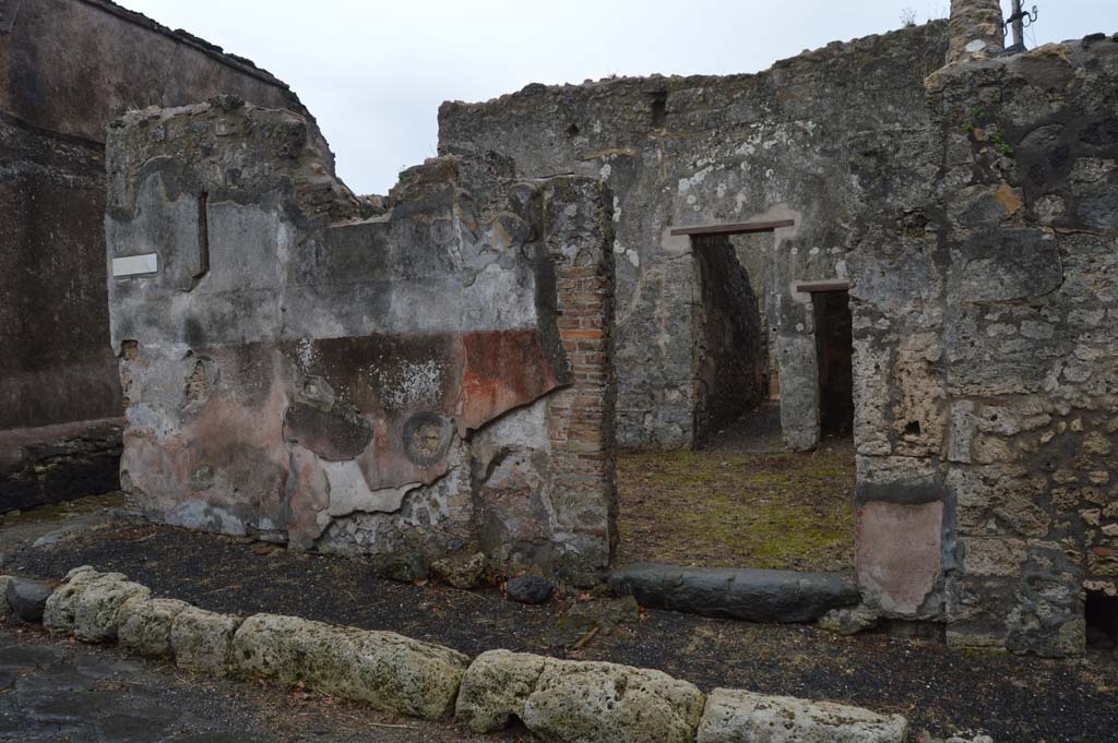 VII.15.12 Pompeii. March 2018. Looking south to entrance doorway.
Foto Taylor Lauritsen, ERC Grant 681269 DÉCOR.

