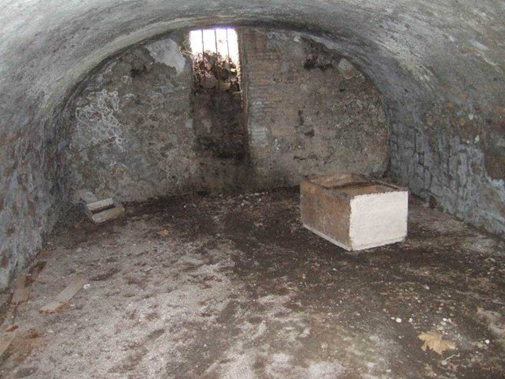 VII.15.16 Pompeii. May 2006. Granary. Room H, looking west.