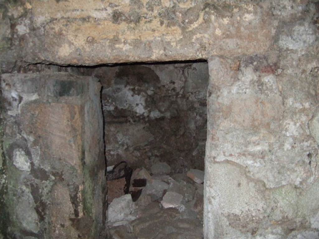 VII.15.16 Pompeii. Granary. May 2006.