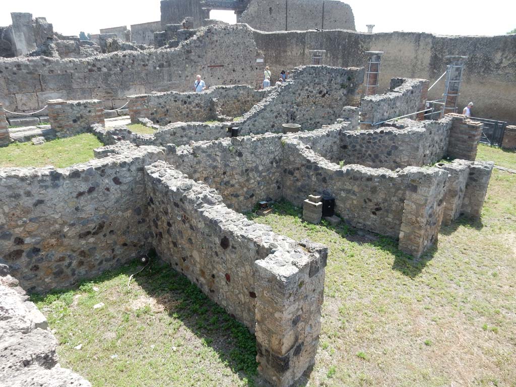 VII.16.3, Pompeii, June 2019. Looking east across rooms on right side of atrium. Photo courtesy of Buzz Ferebee.
At the rear are the doorways to VII.16.9 and 8 in Vicolo del Gigante.

