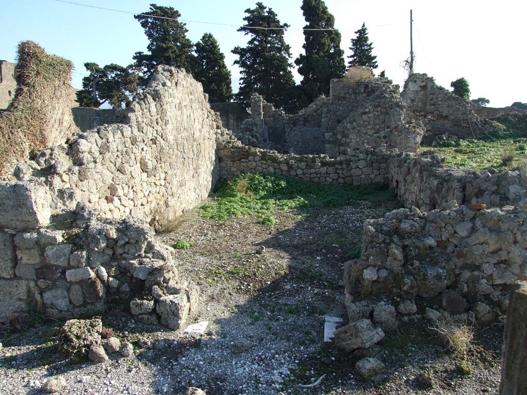 VII.16.13 Pompeii. December 2007. Room 21 on south side of peristyle.