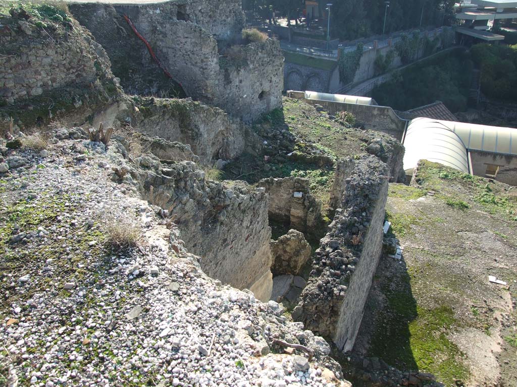 VII.16.13 Pompeii. December 2007. Looking south-west from area 18, onto lower level rooms.