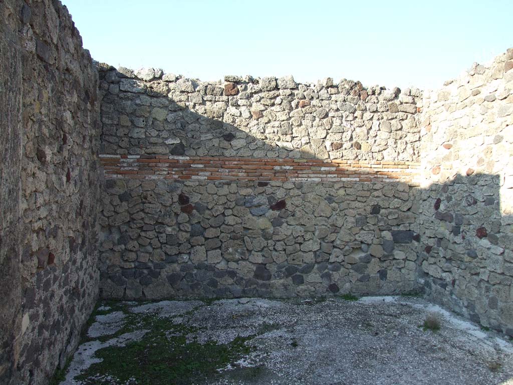 VII.16.13 Pompeii. December 2007. Room 6, ala, looking north.