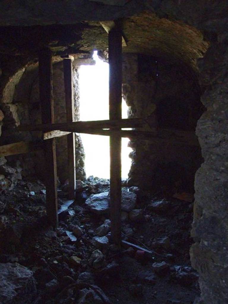VII.16.13 Pompeii.  March 2009. Doorway to small room in north-west corner of room 47.