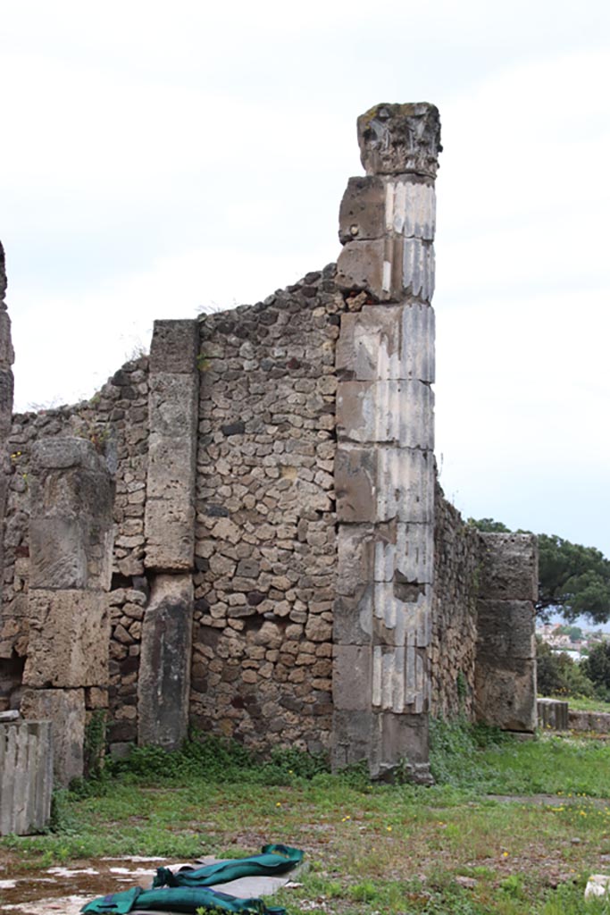 VII.16.13 Pompeii. May 2024.
Looking west towards south side of tablinum 9. Photo courtesy of Klaus Heese.