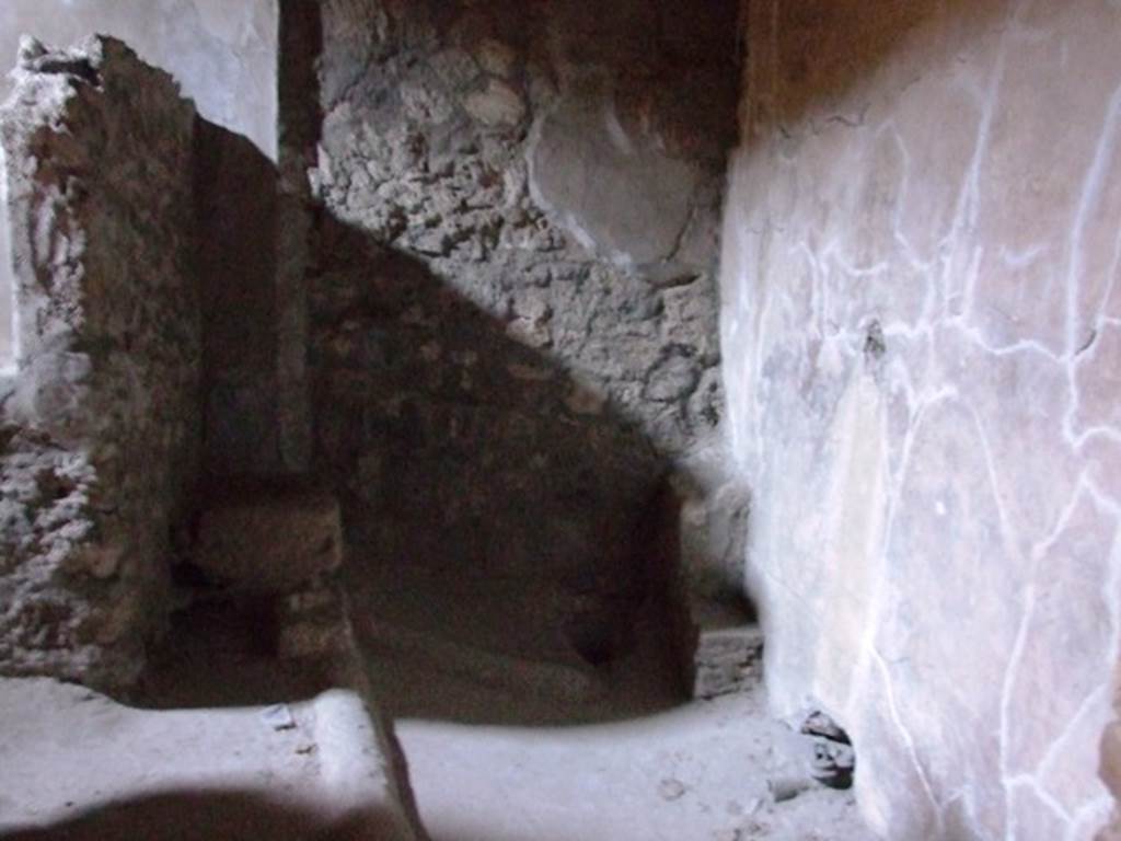 VII.16.17-22 Pompeii. December 2007. Latrine in kitchen.