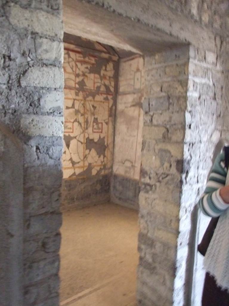 VII.16.17-22 Pompeii. December 2007. Doorway to cubiculum.