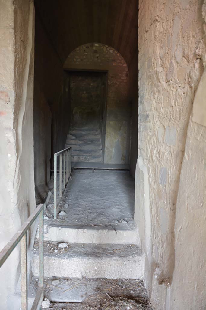 VII.16.22 Pompeii. October 2018. Looking east from corridor 43 towards corridor 42.
Foto Annette Haug, ERC Grant 681269 DCOR.

