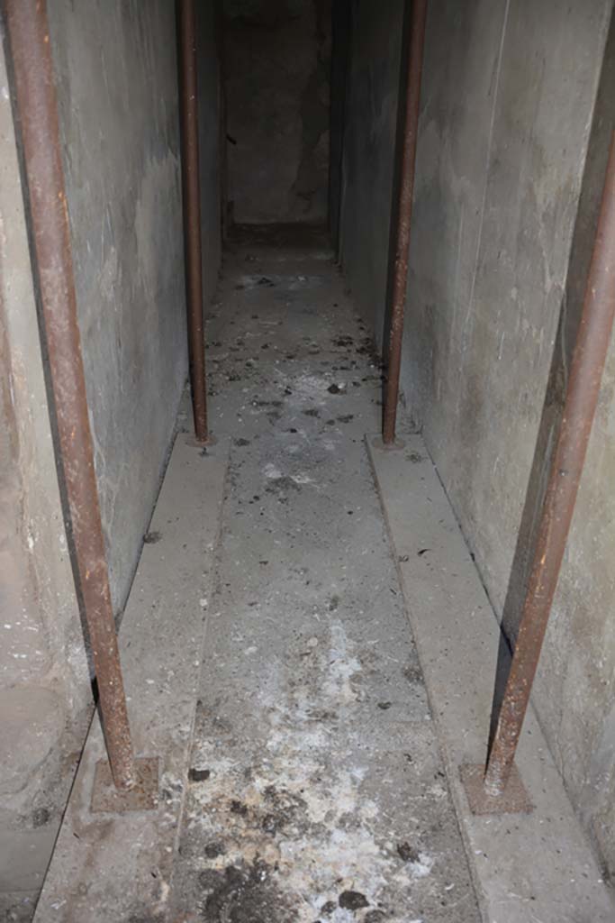 VII.16.22 Pompeii. October 2018. Looking east along corridor 59.
Foto Annette Haug, ERC Grant 681269 DÉCOR.