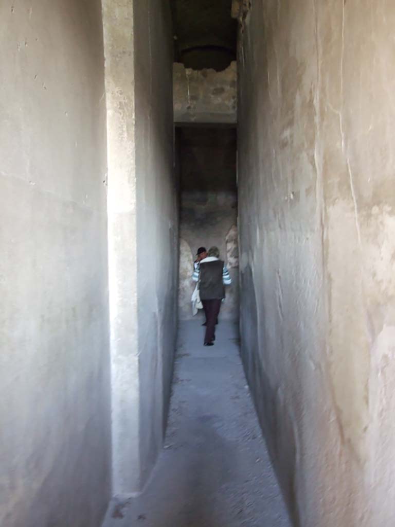 VII.16.17-22 Pompeii. December 2007. Corridor 63, looking east towards corridor 61.