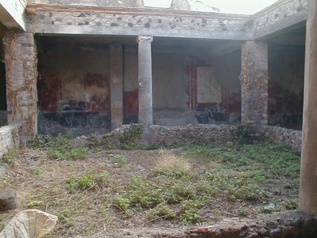 VII.16.17-22 Pompeii.  December 2007.  Peristyle. Looking east.