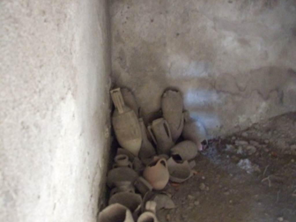 VII.16.17-22 Pompeii.  December 2007.  Amphorae.