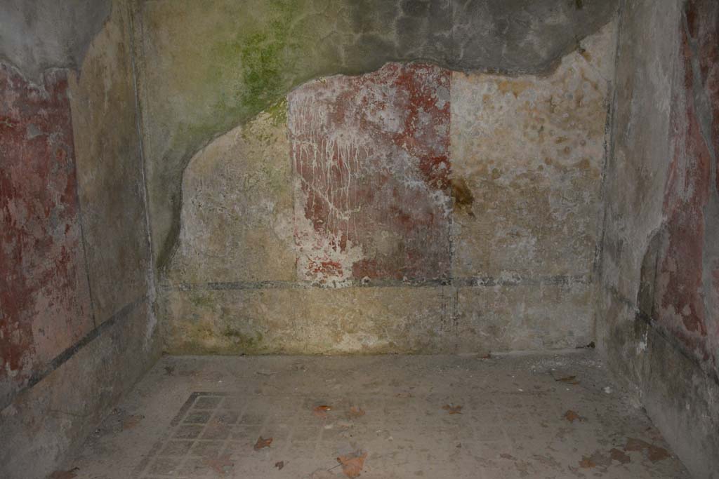 VII.16.17-22 Pompeii. October 2018. Room 24, looking towards east wall.
Foto Annette Haug, ERC Grant 681269 DCOR.
