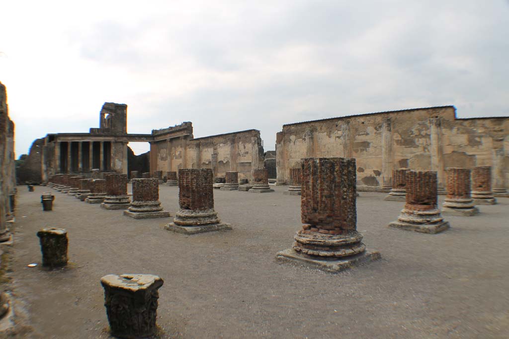 VIII.1.1 Pompeii. March 2014. Looking north-west from south corridor. 
Foto Annette Haug, ERC Grant 681269 DÉCOR.
