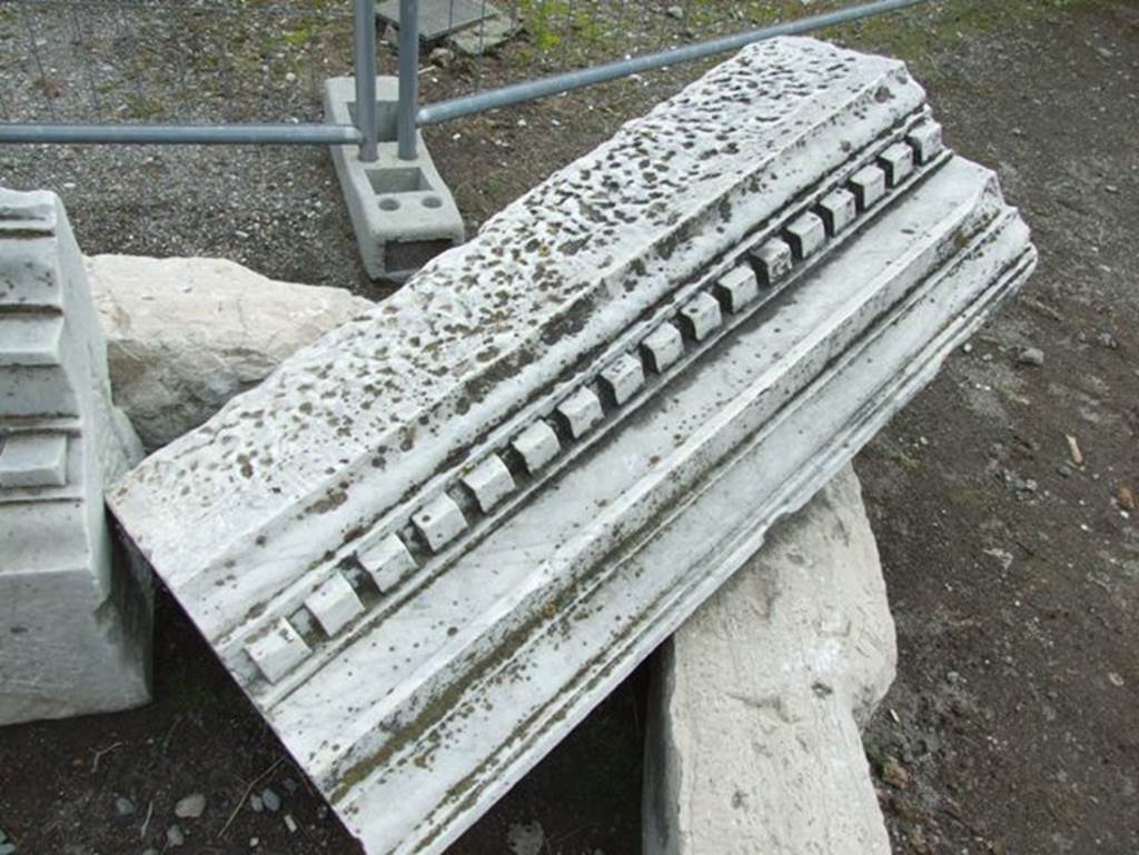 VIII.1.3 Pompeii.  March 2009.  Decorative marble block.
