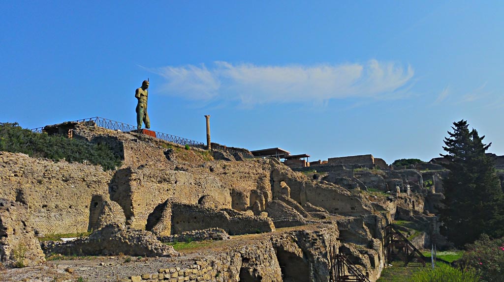 VIII.1.3 Pompeii. 2017/2018/2019. 
Looking east along lower rear area towards VIII.2, from exit of site. Photo courtesy of Giuseppe Ciaramella.
