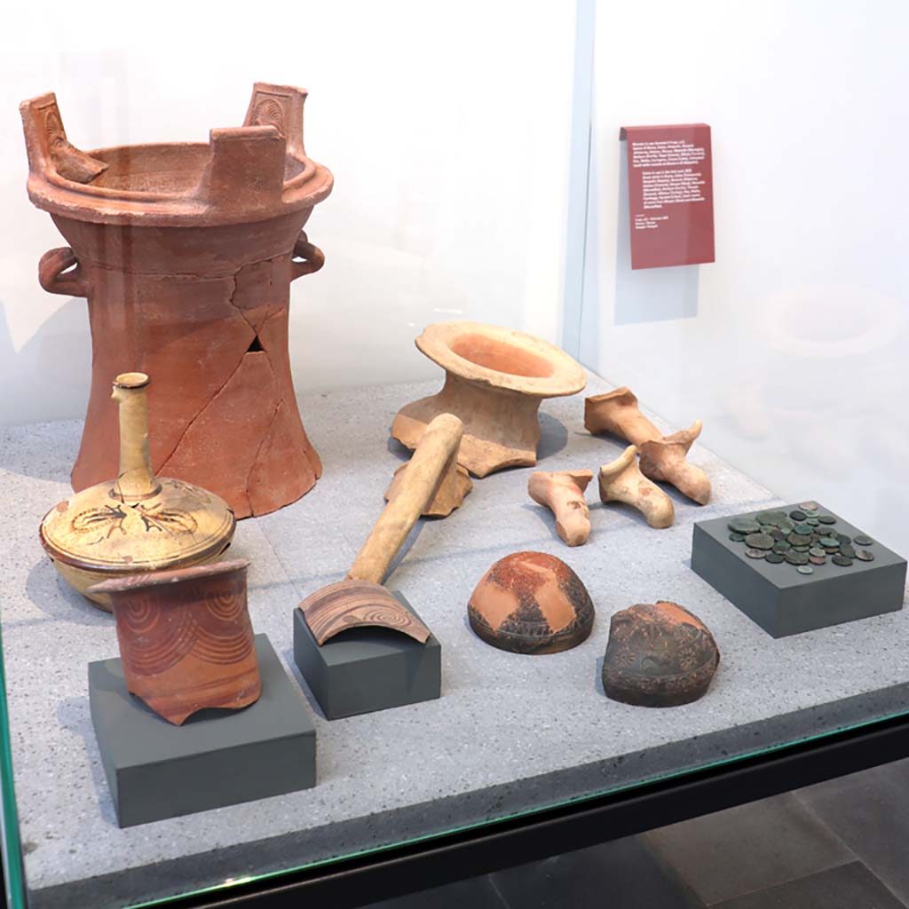 VIII.1.4 Pompeii. February 2021. 
Items dug out of the dump (scarico) on the west side of the Forum. Photo courtesy of Fabien Bièvre-Perrin (CC BY-NC-SA).
