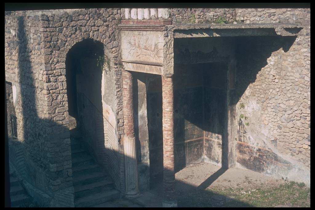 VIII.1.a Pompeii. North end of portico.
Photographed 1970-79 by Günther Einhorn, picture courtesy of his son Ralf Einhorn.
