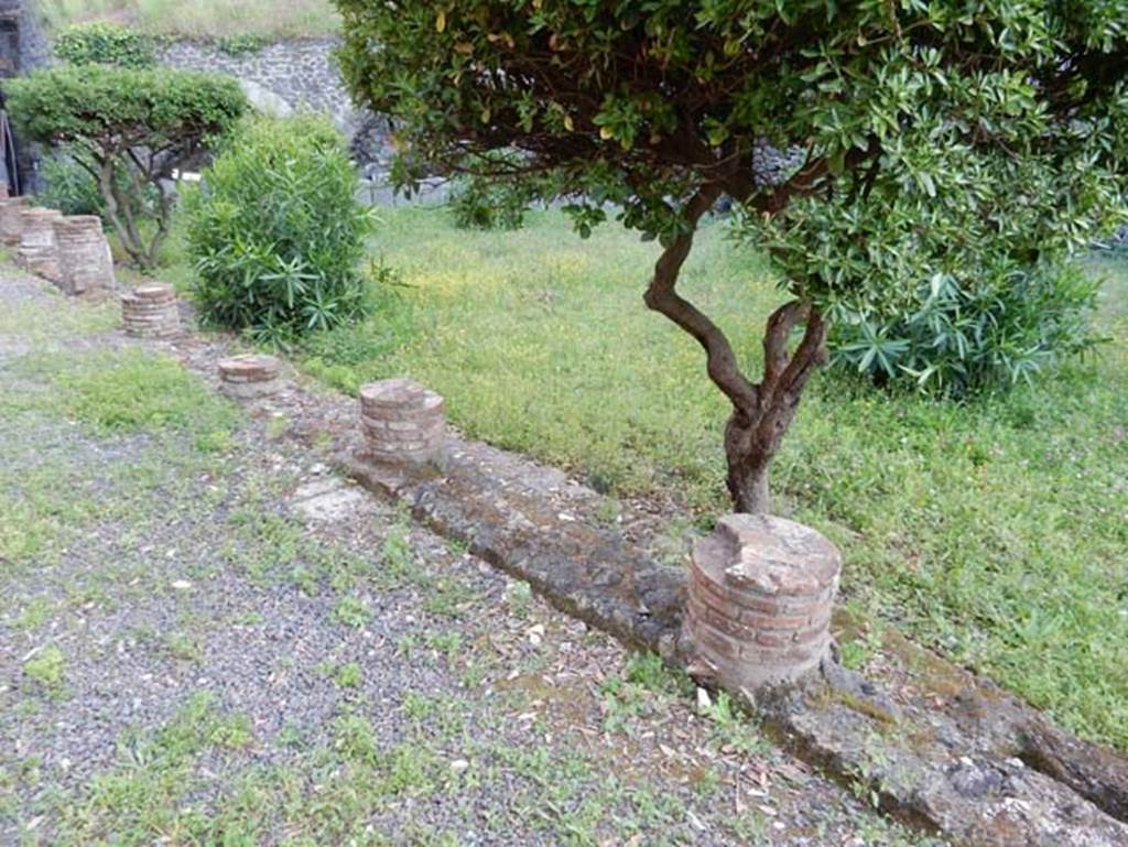 VIII.1.a, Pompeii. May 2018. Looking south-west from portico across garden area. Photo courtesy of Buzz Ferebee.