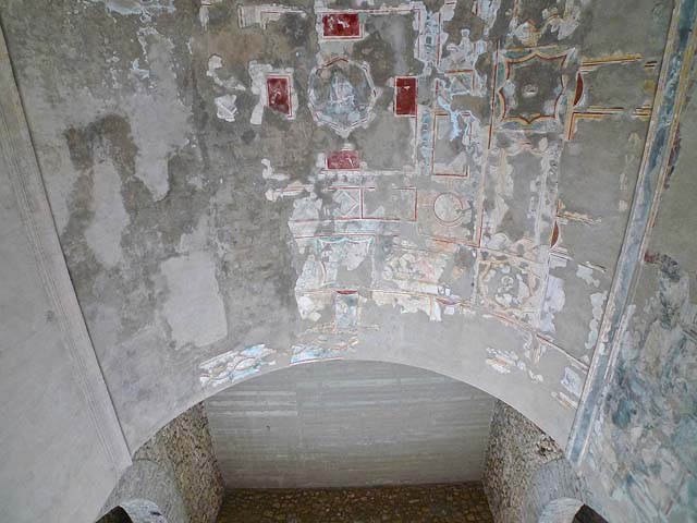 VIII.1.a, Pompeii. June 2017. Vaulted ceiling of oecus A, and vestibule ceiling. Photo courtesy of Michael Binns.