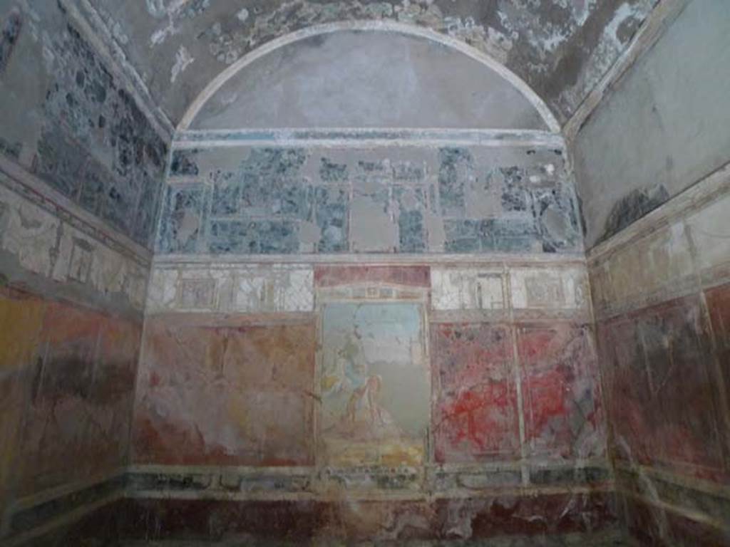VIII.1.a, Pompeii. May 2018. East wall of oecus A, central painting of Theseus and the Minotaur.
Photo courtesy of Buzz Ferebee.
